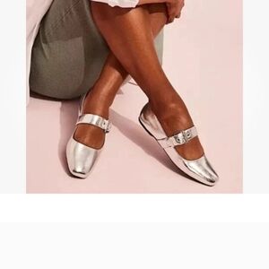 Dolce Vita Silver Flats